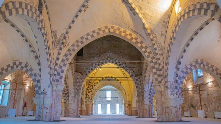 Immagine da www.alexala.it Piano superiore della ex aula della chiesa gotica di San Francesco ad Alessandria