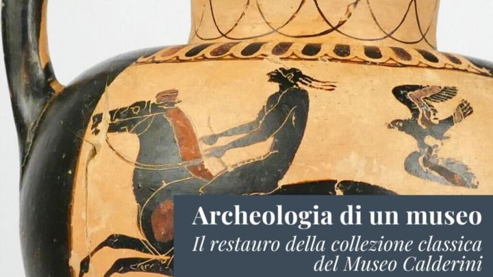 Partiolare di antico vaso greco a figure nere con cavaliere uccello in volo e decorazione floreale, titolo della mostra