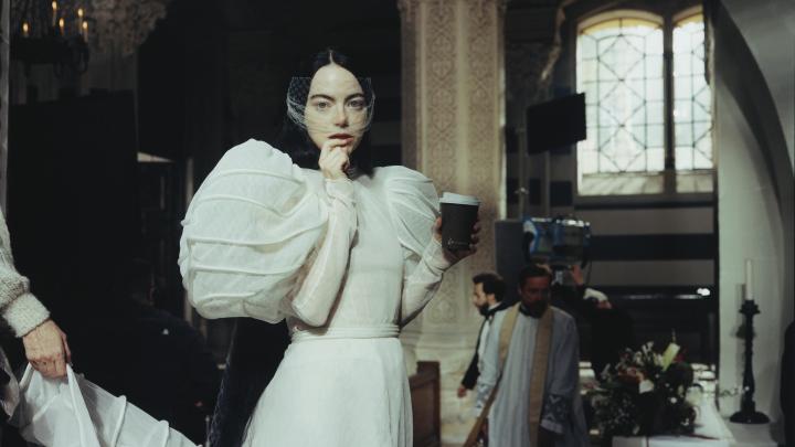 Yorgos Lanthimos, Poor Things 01_100. Stampa ai sali d’argento su carta. Courtesy Yorgos Lanthimos studio © l’artista